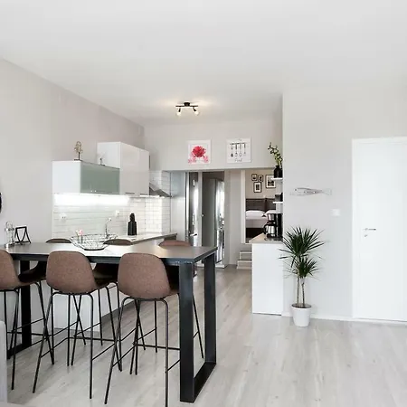 Alexandra * Néa Iráklia